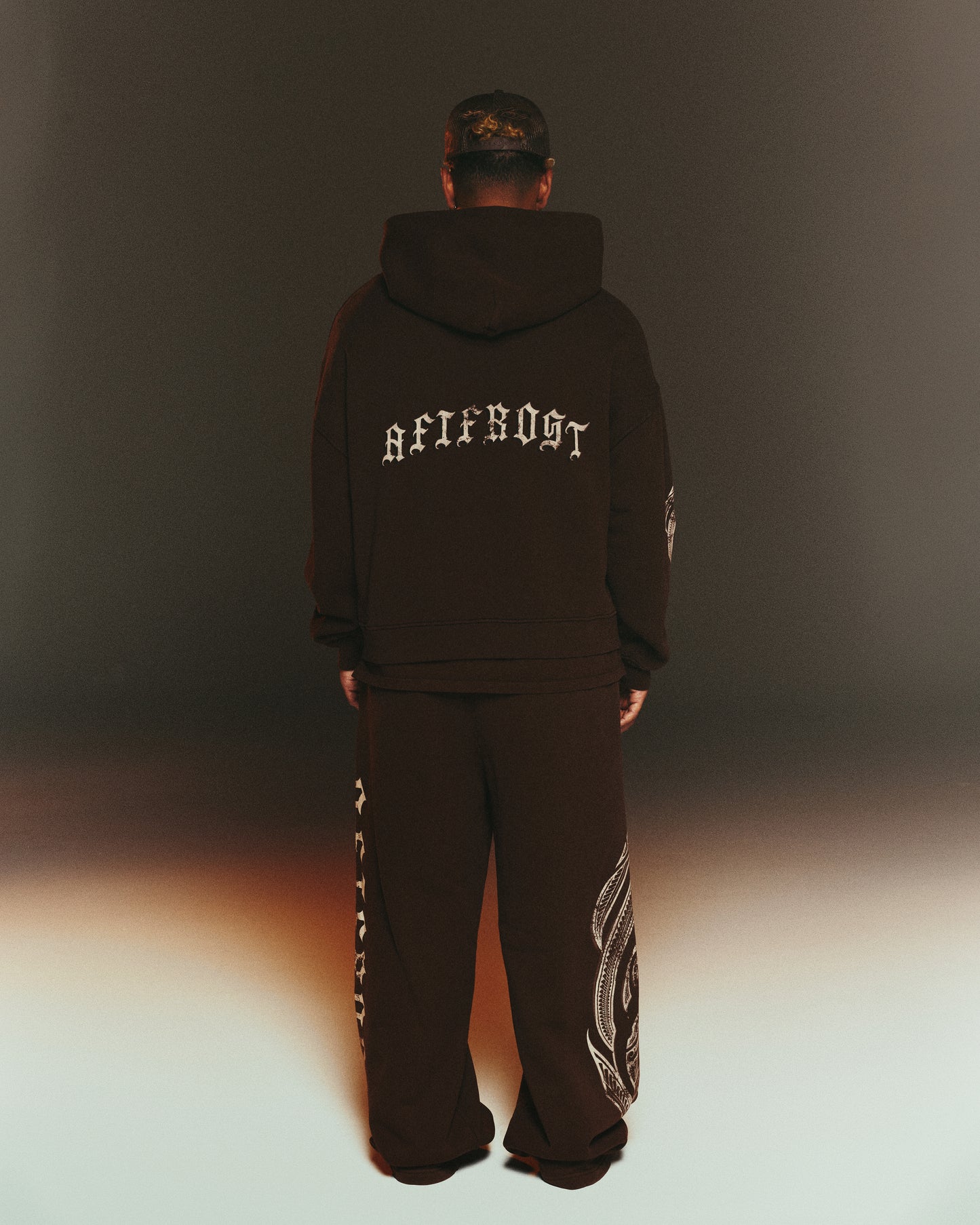 AFIFROST BROWN SWEATPANTS